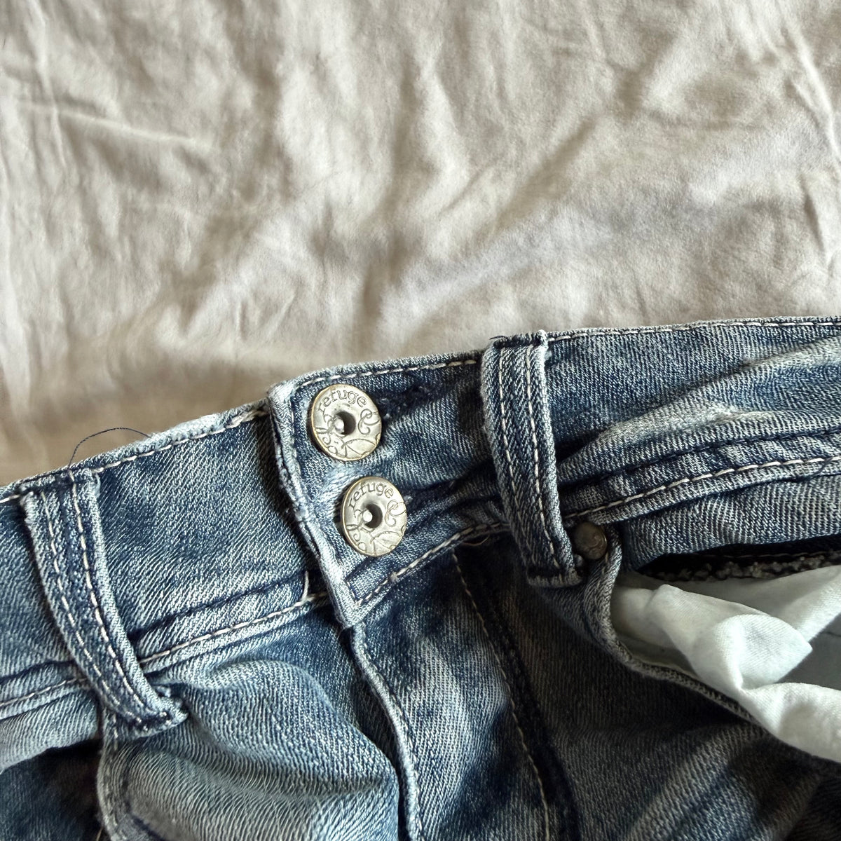 Refuge Low-Rise Light Wash Bootcut Jeans - Size XS