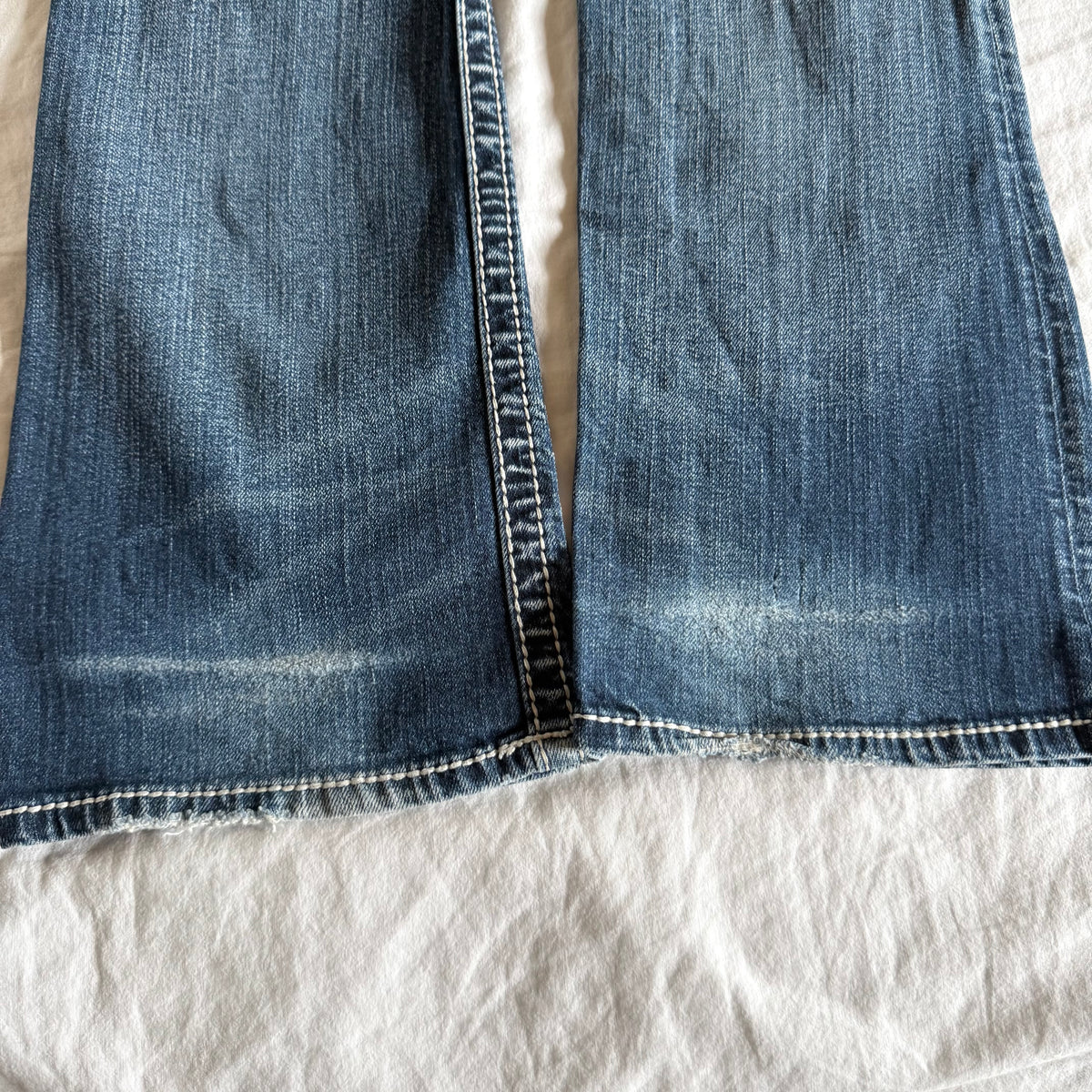 Silver Low-Rise Medium Wash Straight Fit Jeans - Size S