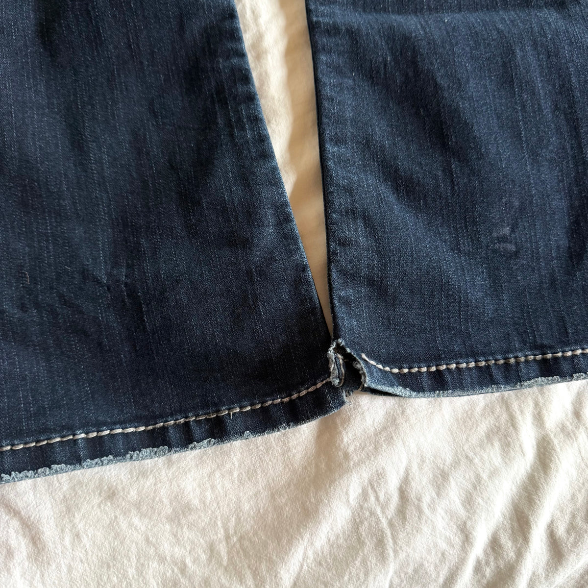 Silver Low-Rise Dark Wash Straight Fit Jeans - Size XXS