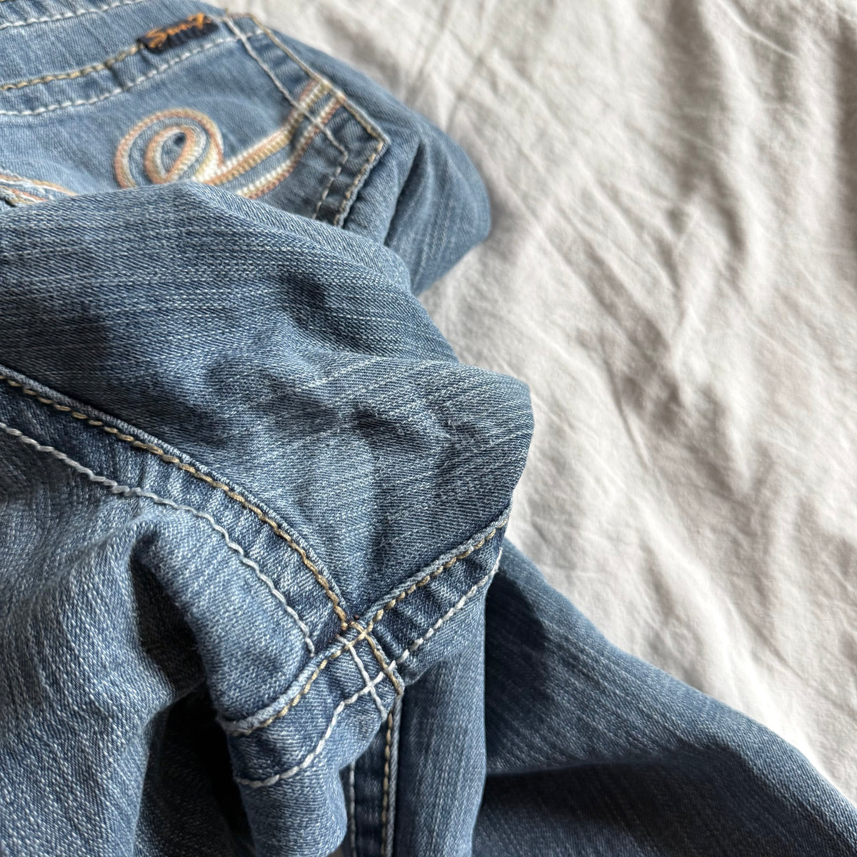 Seven7 Low-Rise Medium Wash Bootcut Jeans - Size M