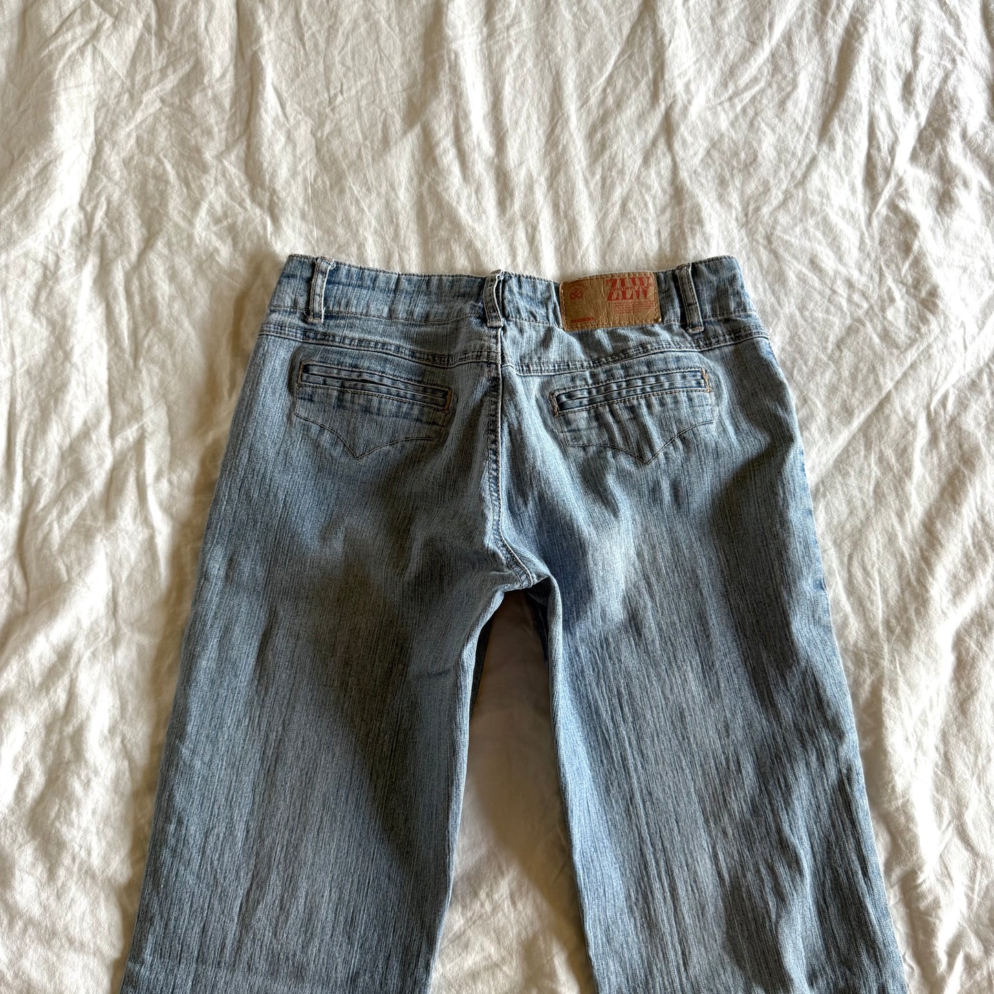 Zhiliwei Low-Rise Light Wash Flared Jeans - Size XS/S