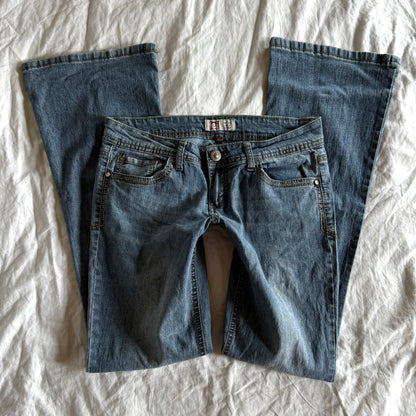 Lei Low-Rise Light Wash Bootcut Jeans - Size S