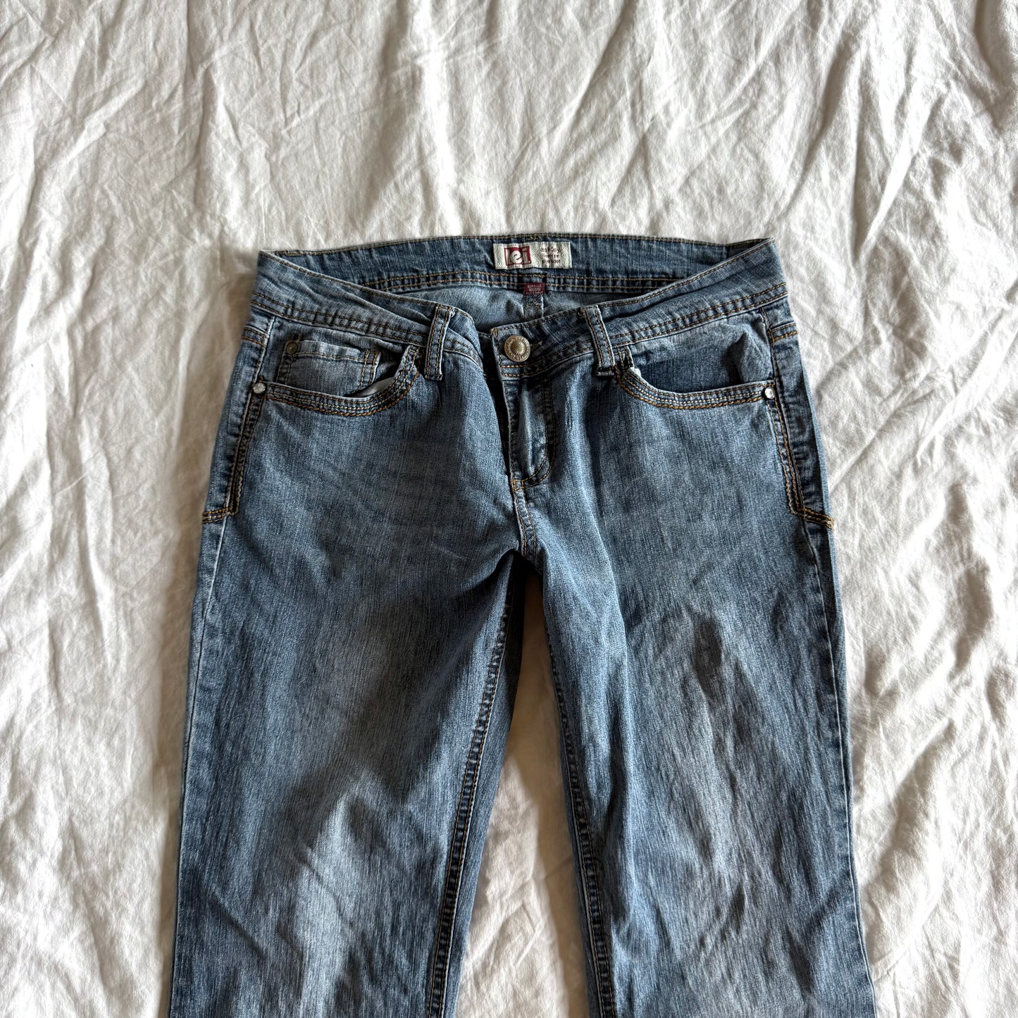 Lei Low-Rise Light Wash Bootcut Jeans - Size S