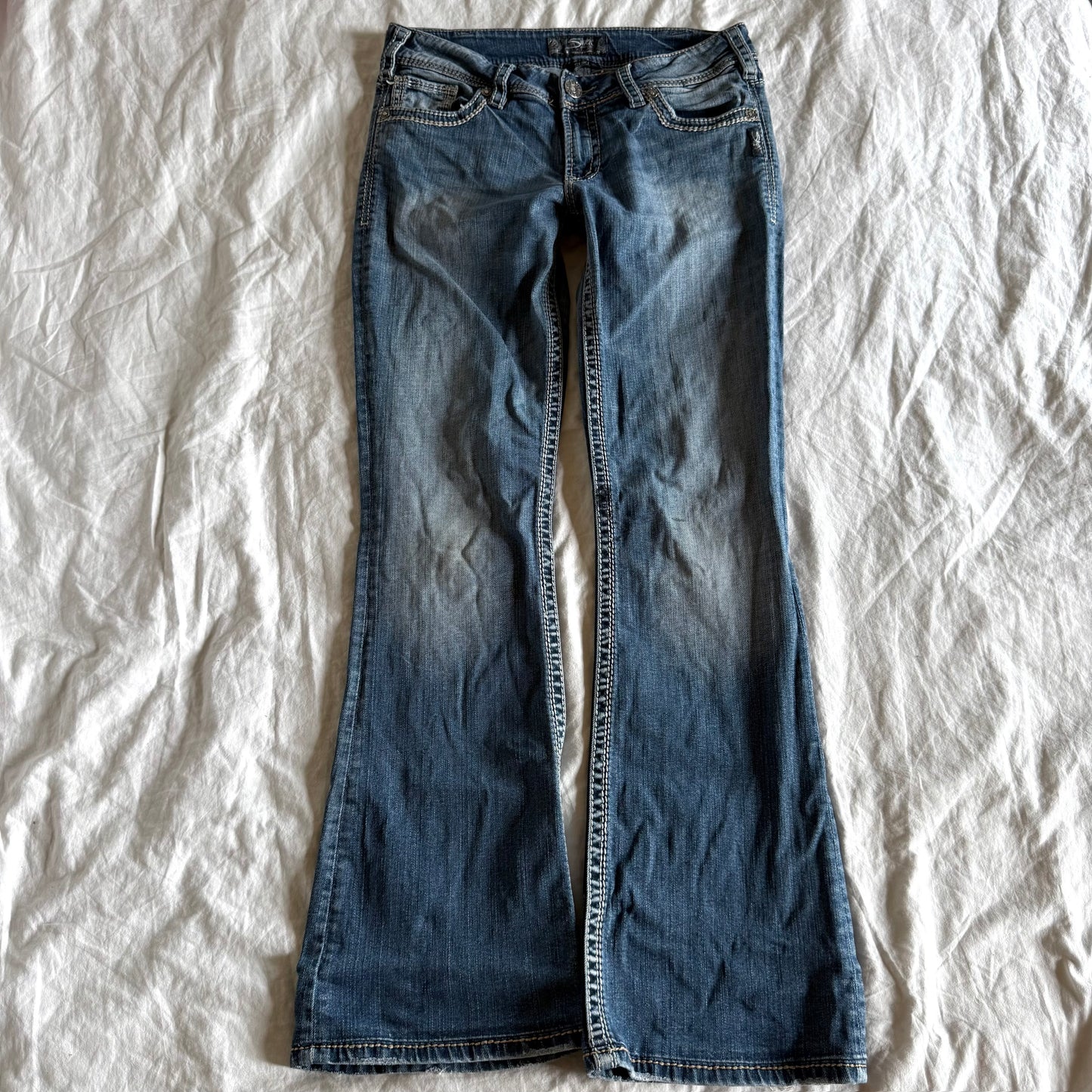 Silver Low-Rise Medium Wash Bootcut Jeans - Size M