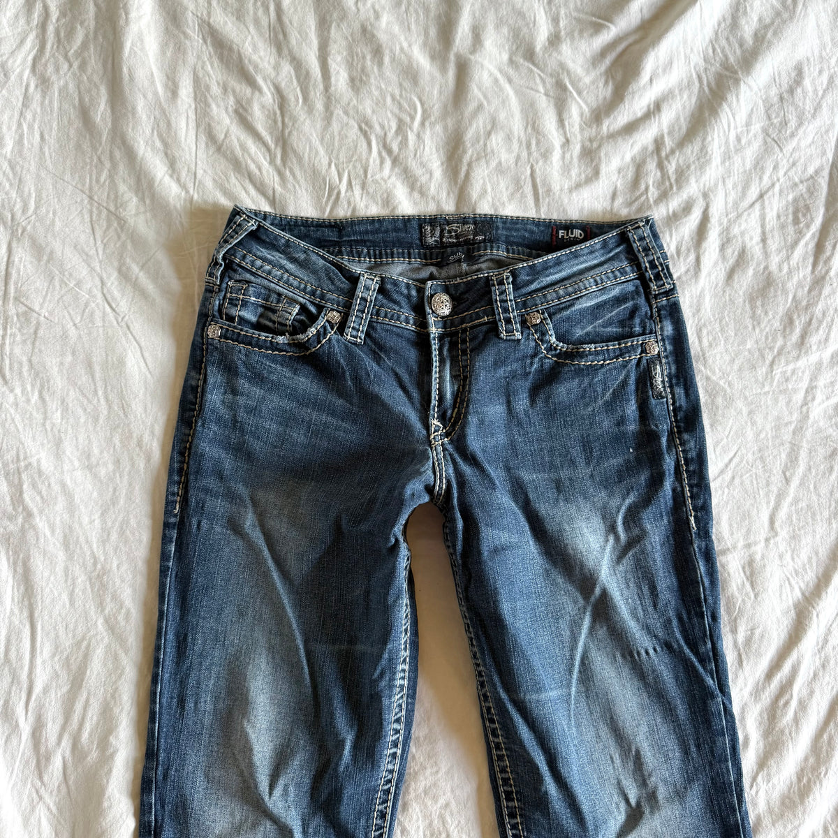 Silver Low-Rise Medium Wash Straight Fit Jeans - Size M