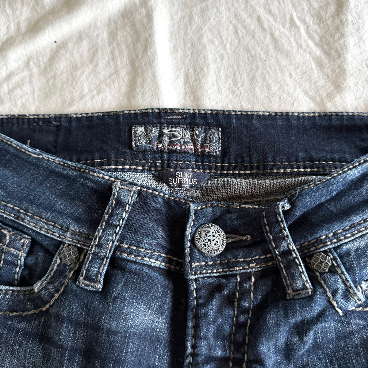 Silver Low-Rise Dark Wash Bootcut Jeans - Size XS