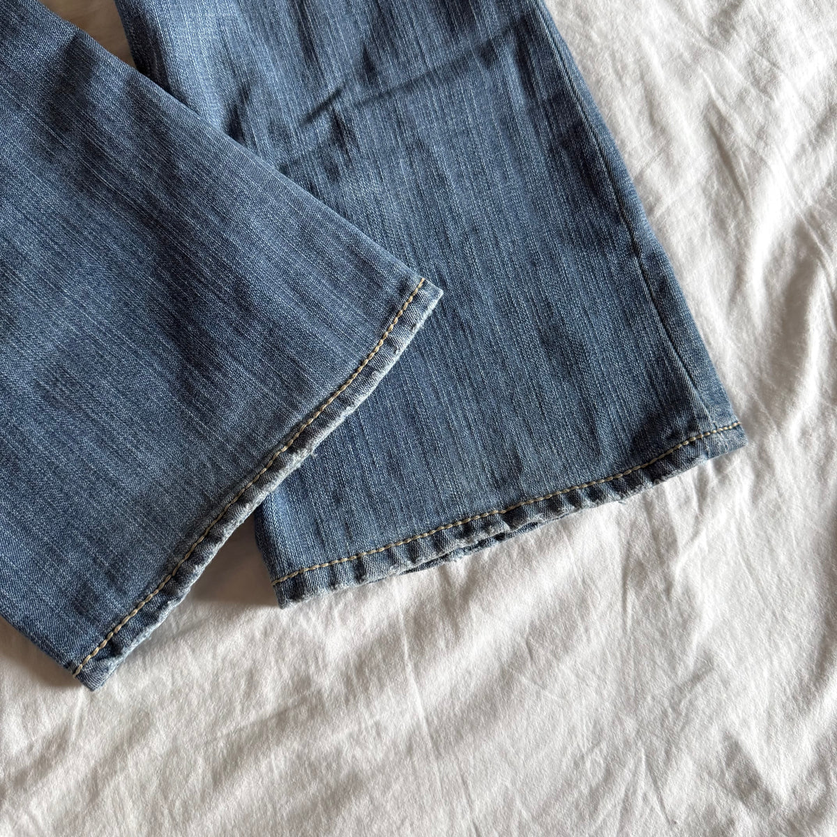 Seven7 Low-Rise Medium Wash Bootcut Jeans - Size M