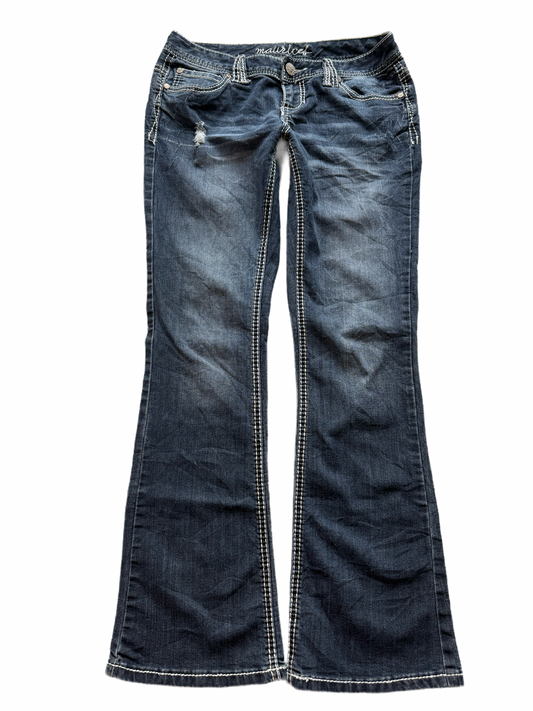 Maurices Low-Rise Bootcut Jeans (S)