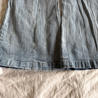 Indigo Rein Low-Rise Light Wash Flared Jeans - Size L