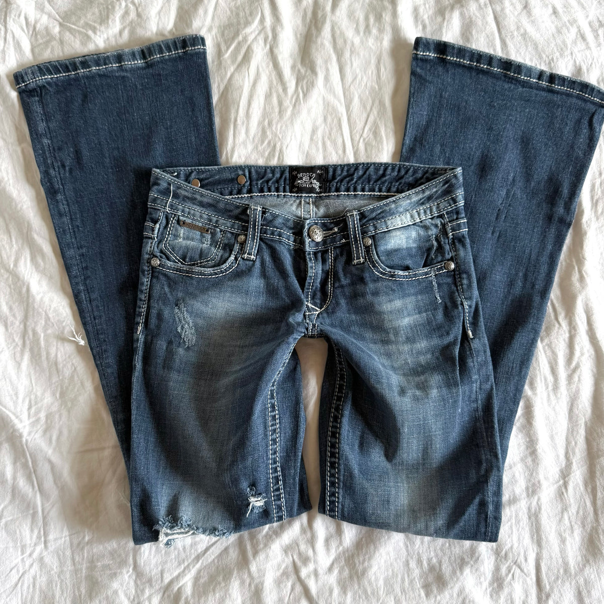 Rerock Low-Rise Ripped Medium Wash Bootcut Jeans - Size XXS