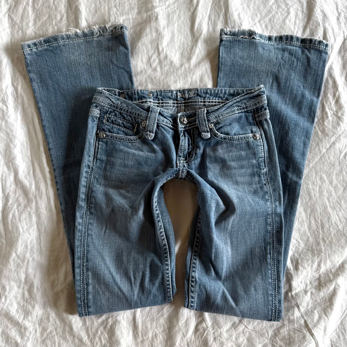 Miss Me Low-Rise Light Wash Straight Fit Jeans - Size XXS