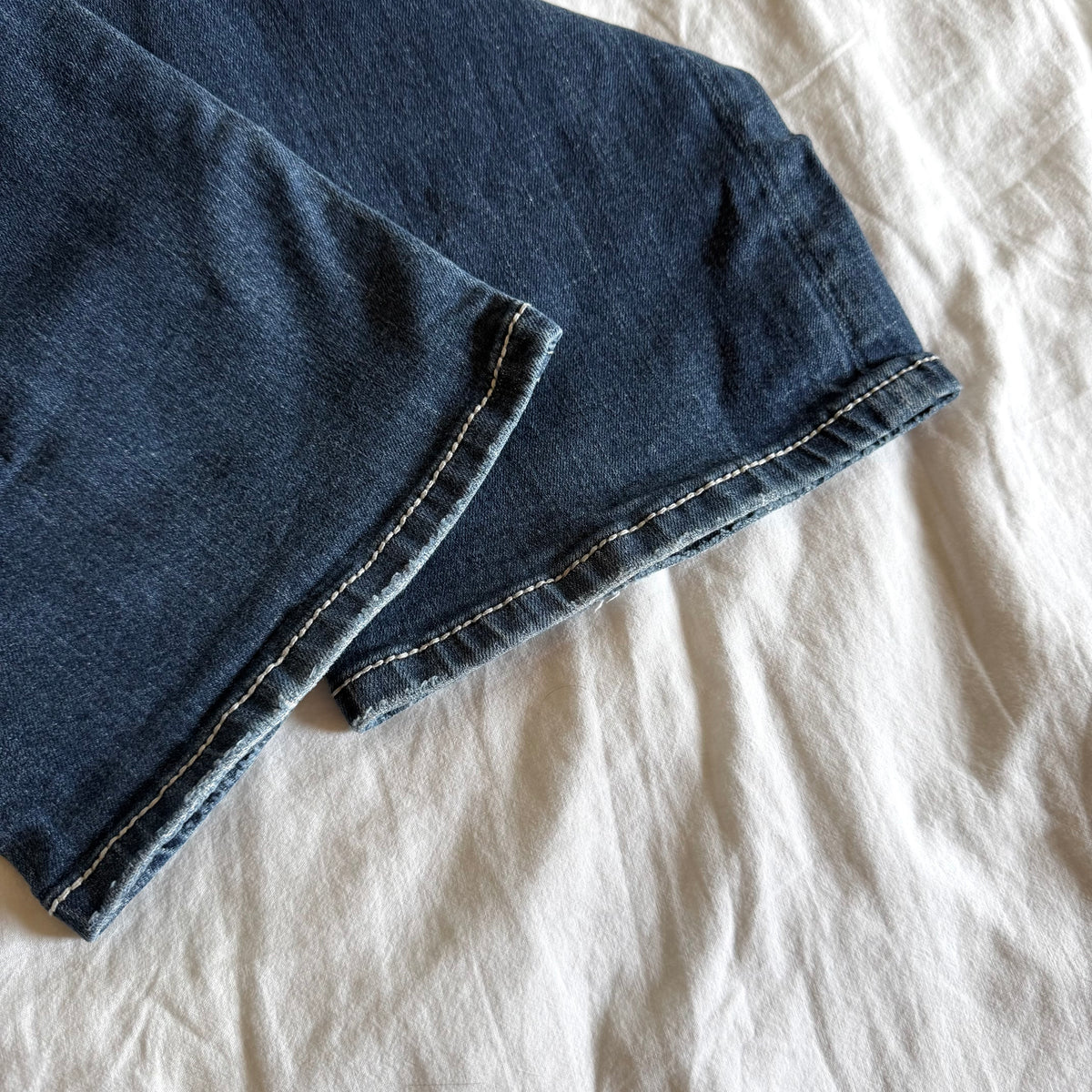 Rerock Low-Rise Ripped Medium Wash Bootcut Jeans - Size XXS