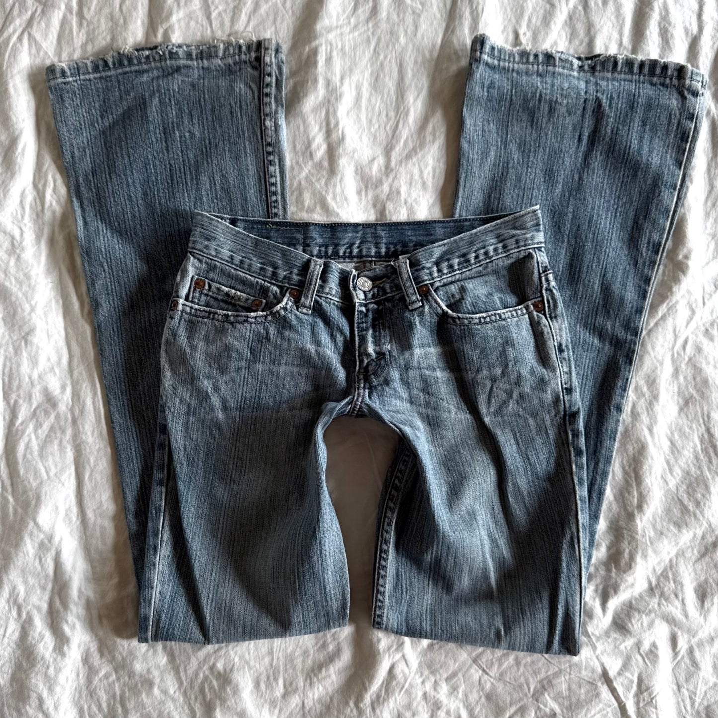 Levi‘s 518 Low-Rise Light Wash Bootcut Jeans - Size XXS