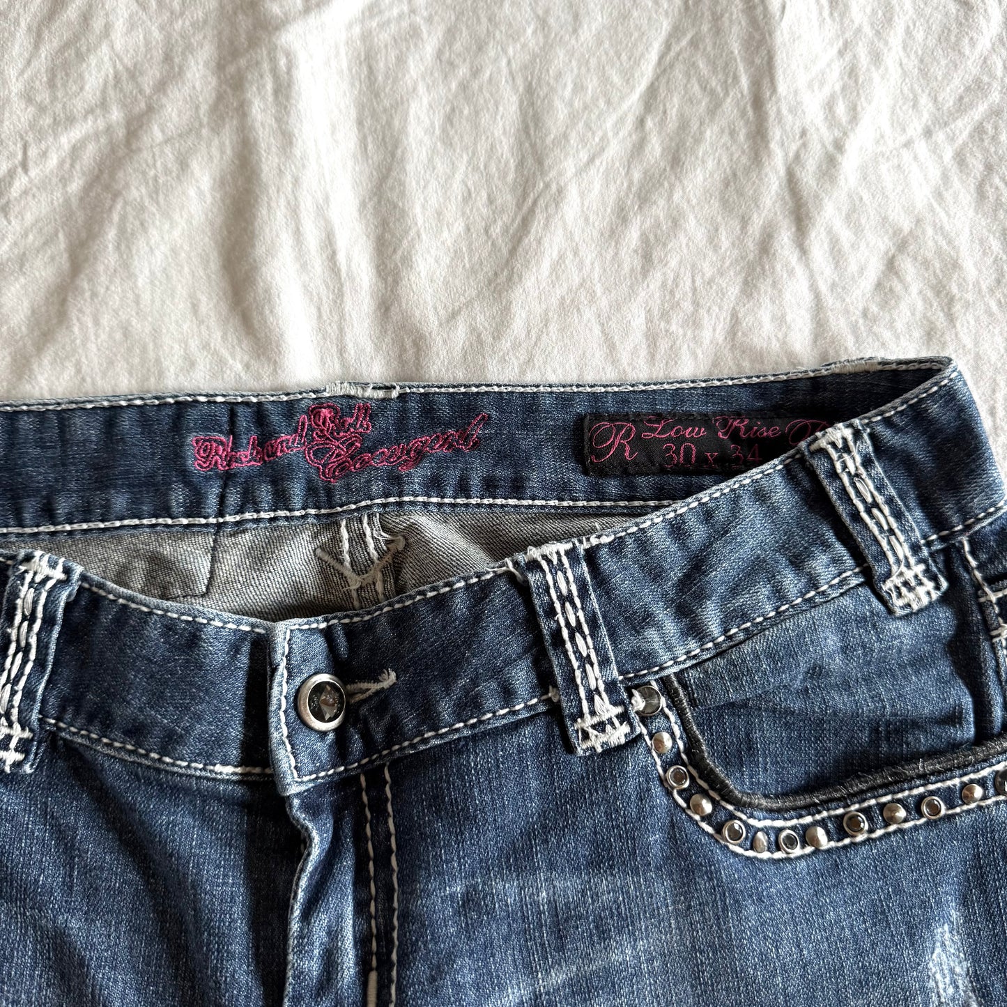 Rock & Roll Cowgirl Low-Rise Dark Wash Bootcut Jeans - Size M