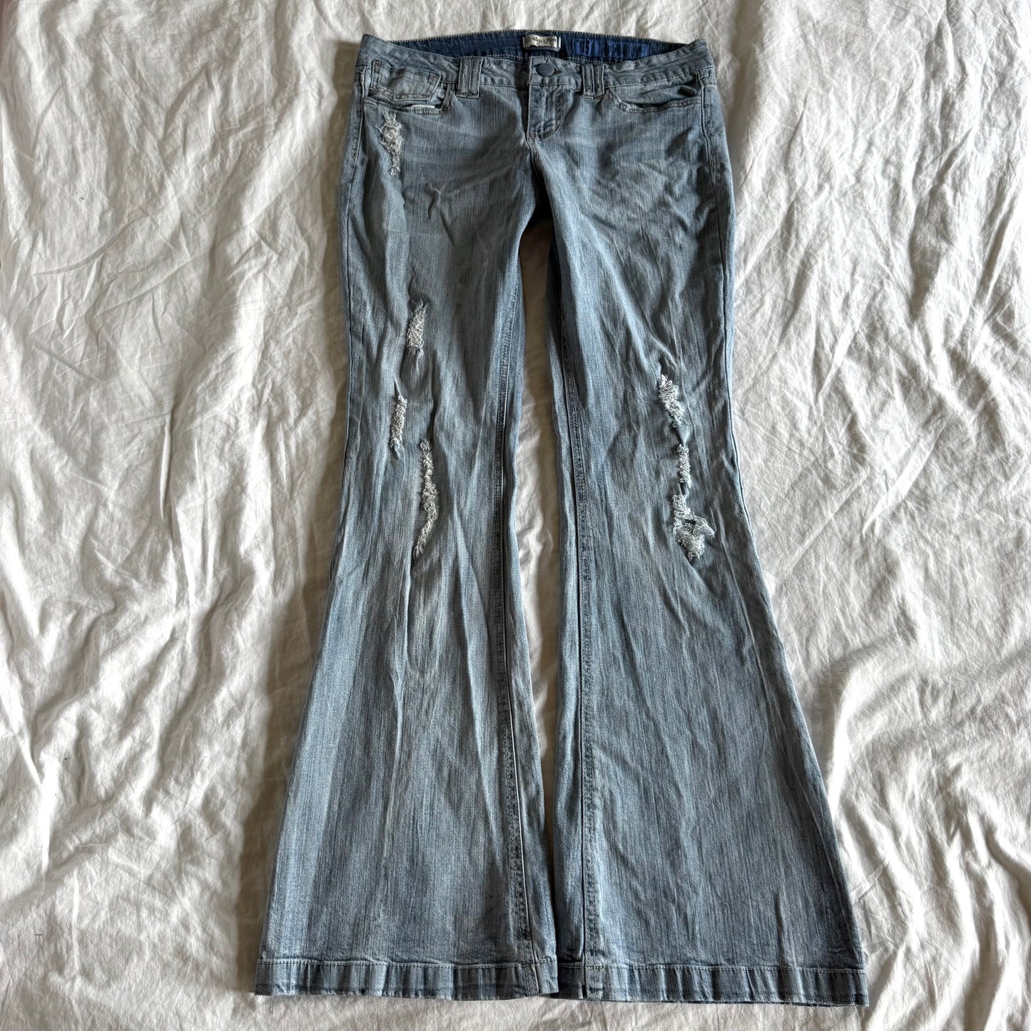 Indigo Rein Low-Rise Light Wash Flared Jeans - Size L