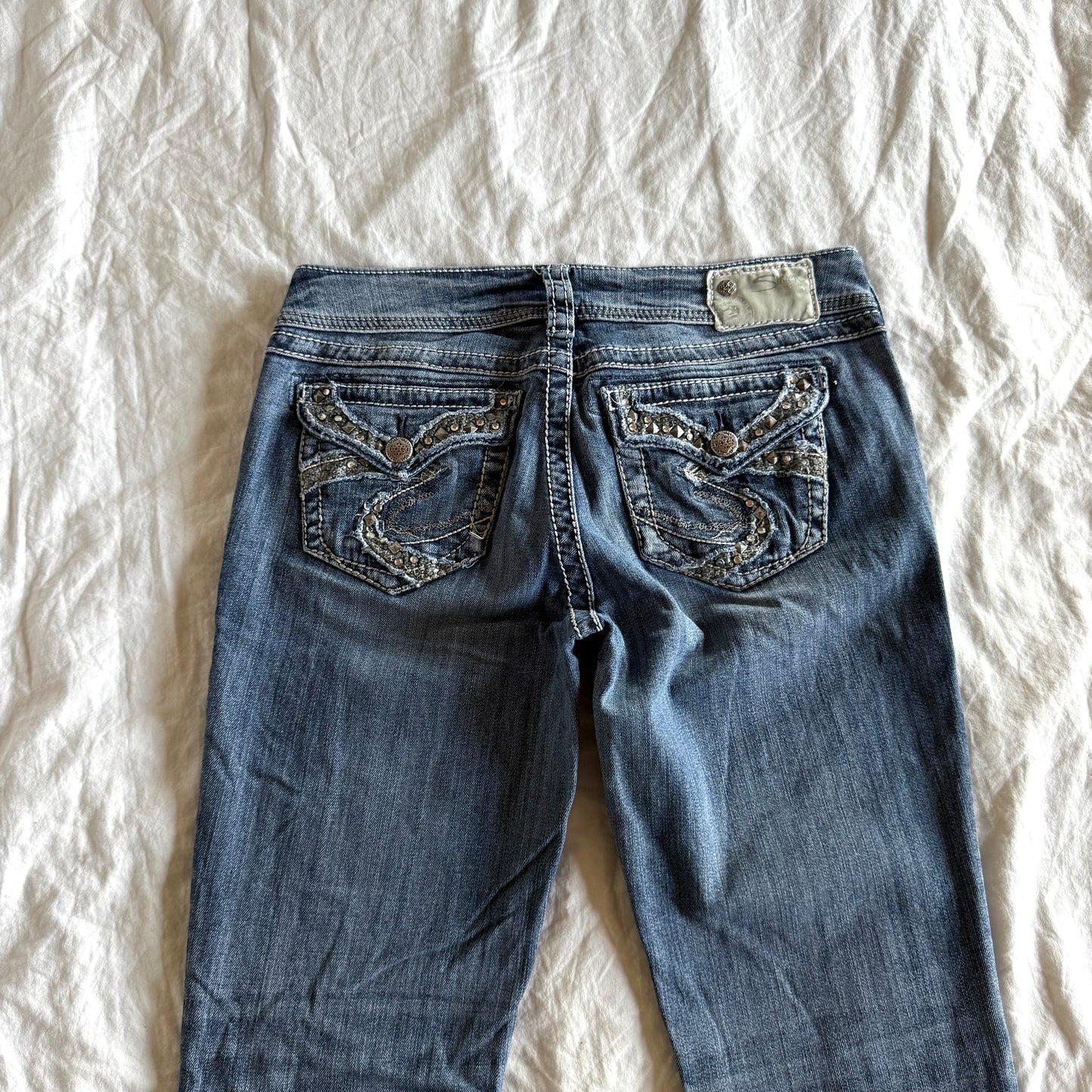 Silver Low-Rise Medium Wash Straight Fit Jeans - Size M