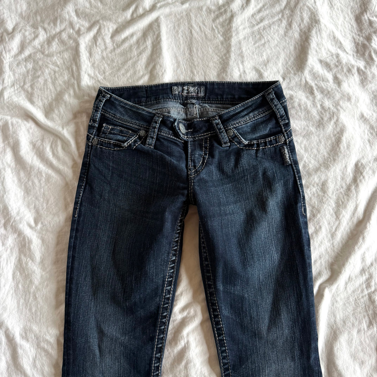 Silver Low-Rise Dark Wash Straight Fit Jeans - Size XXS