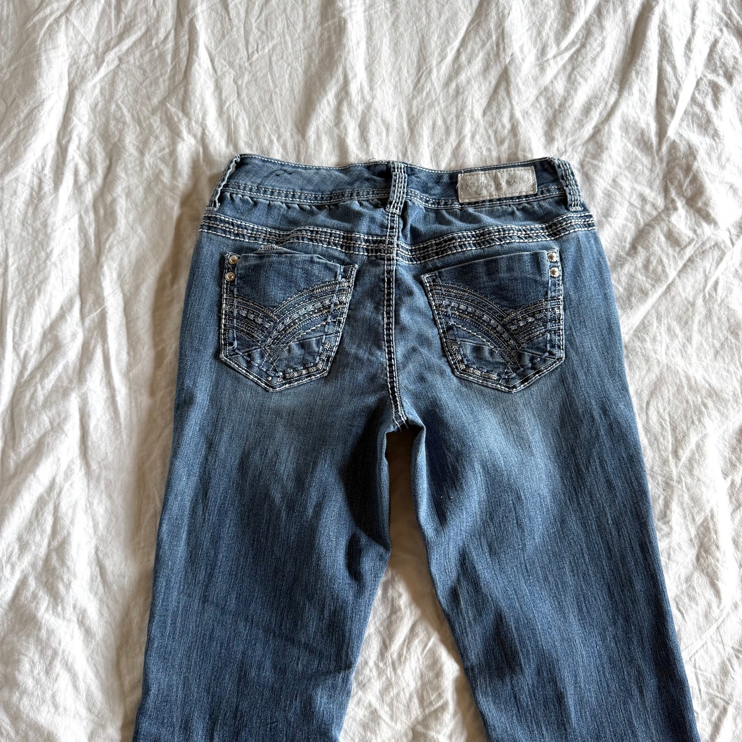 Ariya Low-Rise Light Wash Bootcut Jeans - Size S