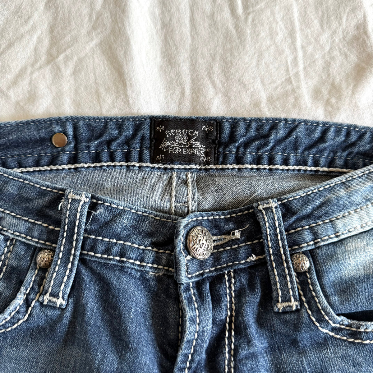 Rerock Low-Rise Ripped Medium Wash Bootcut Jeans - Size XXS
