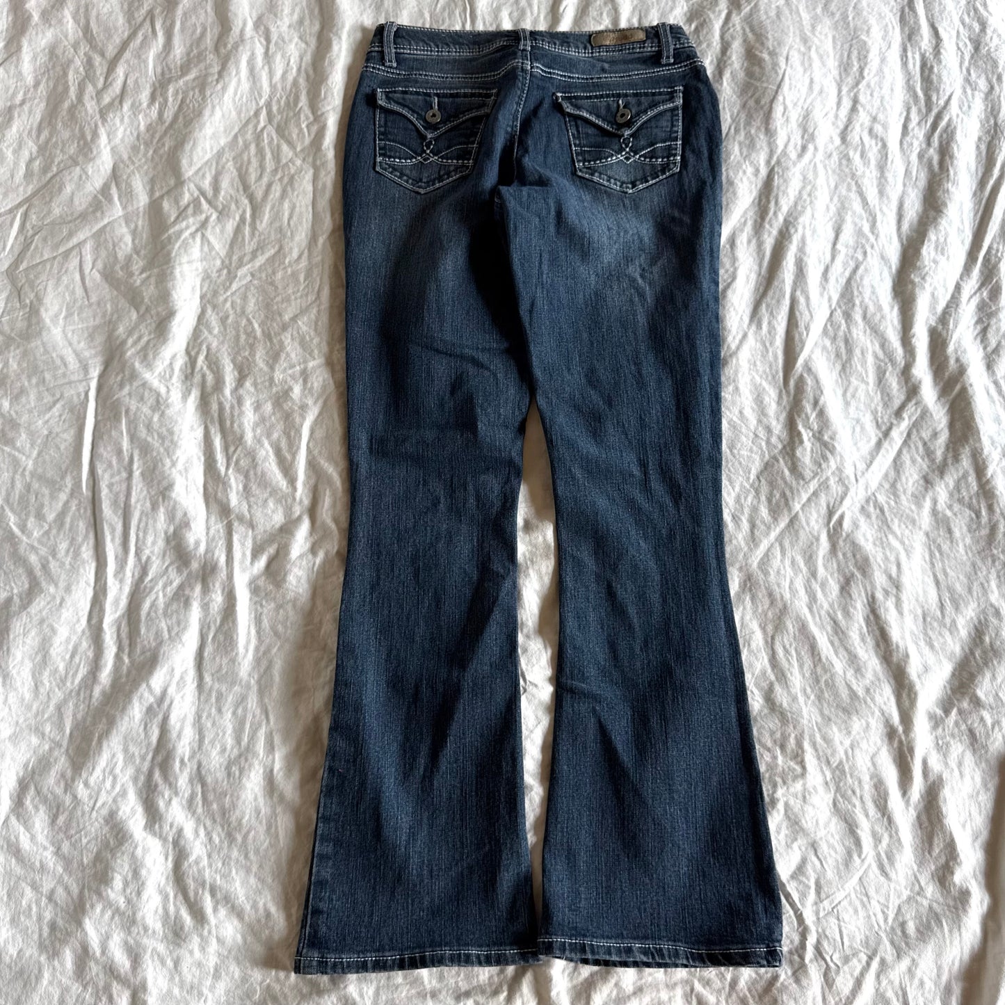 Mudd Low-Rise Medium Wash Straight Fit Jeans - Size XS