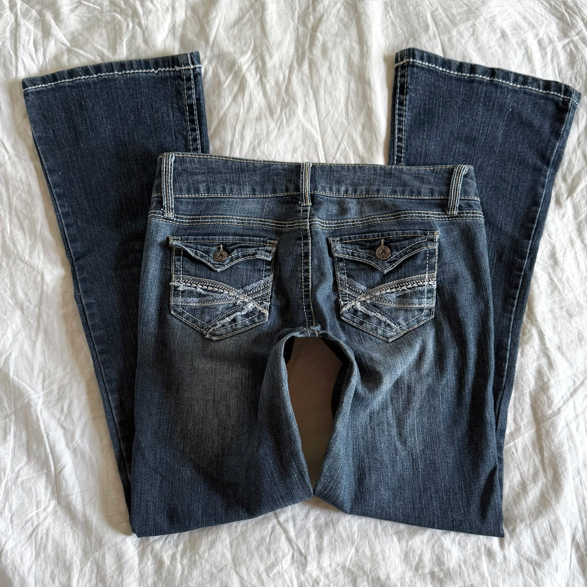 Wallflower Low-Rise Dark Wash Straight Fit Jeans - Size L