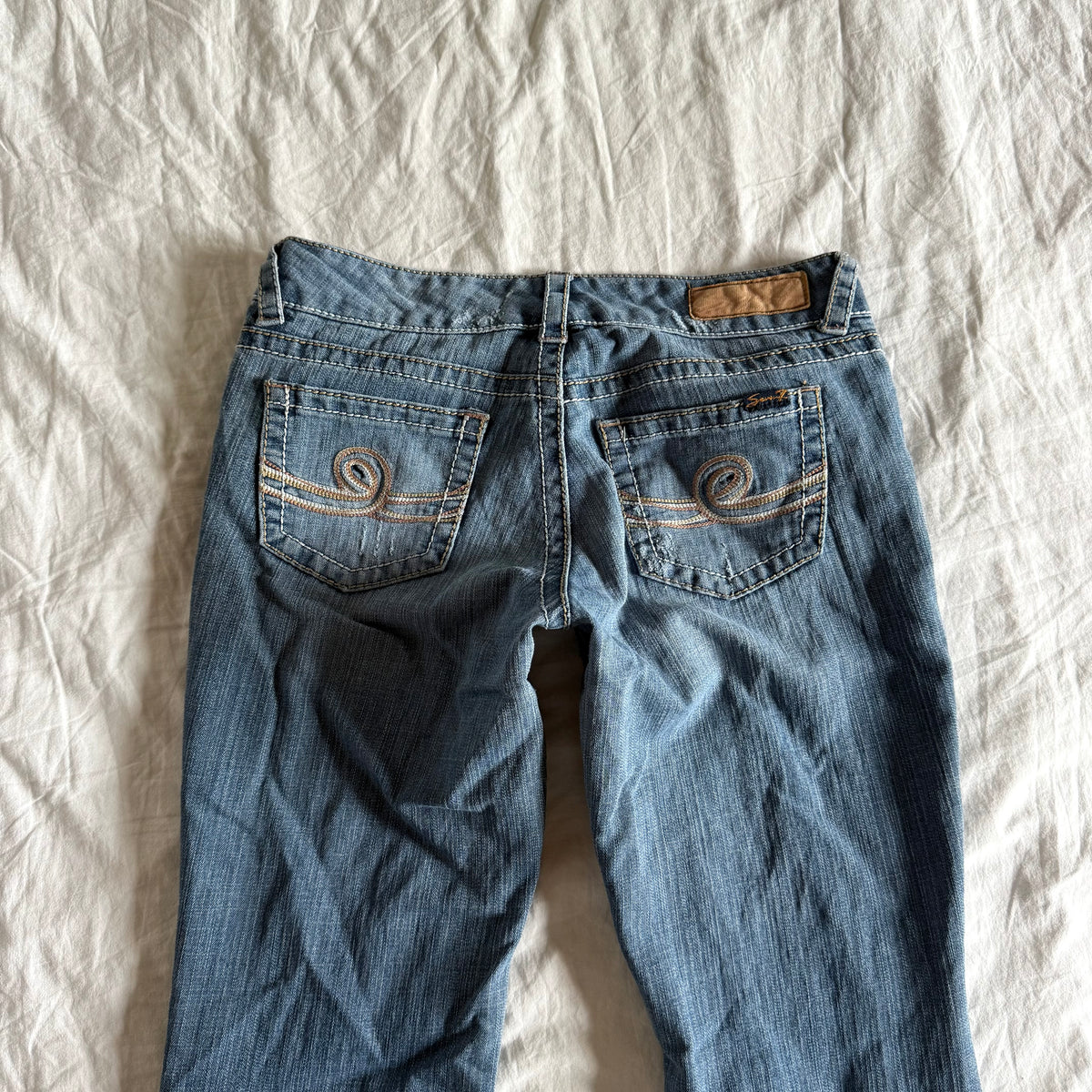 Seven7 Low-Rise Medium Wash Bootcut Jeans - Size M