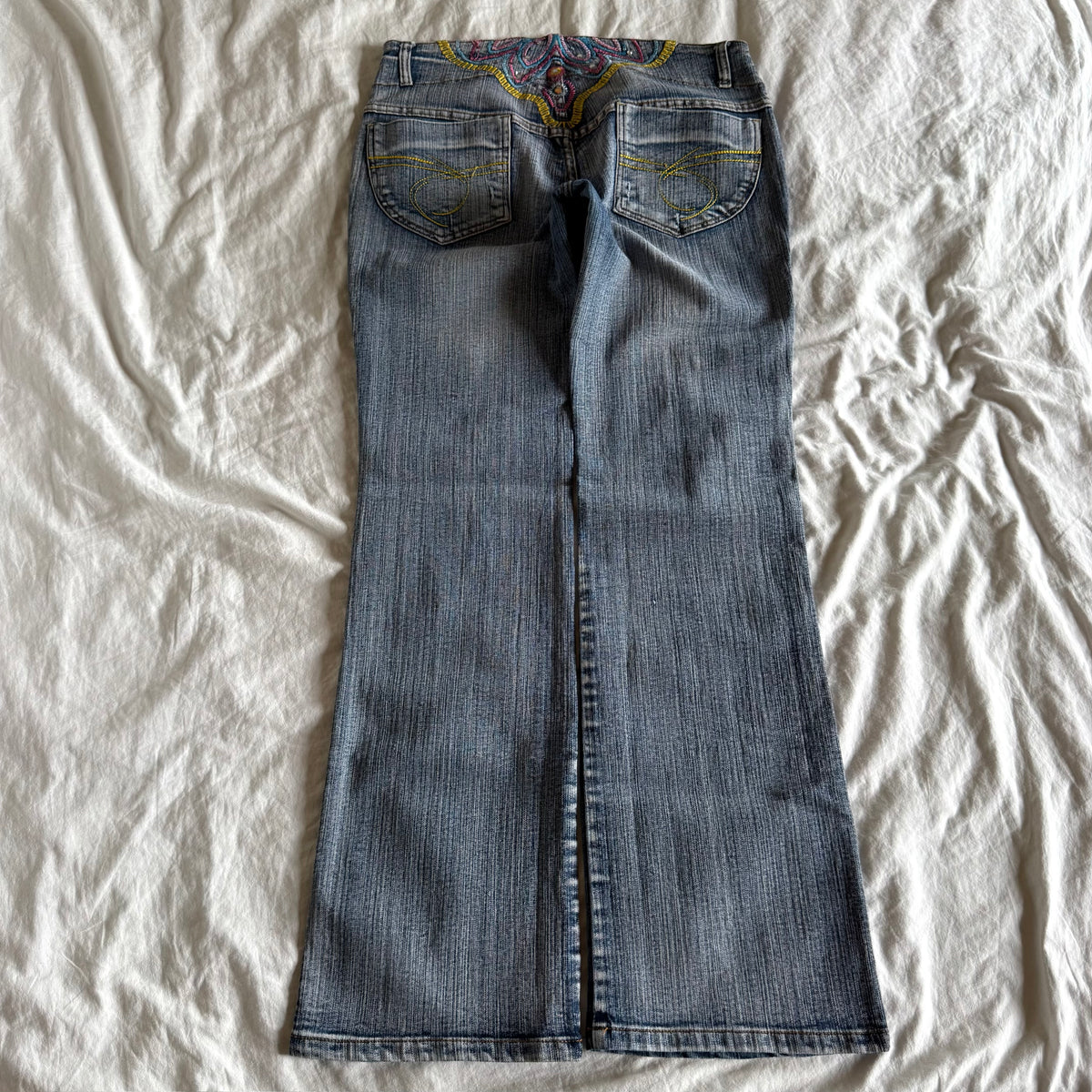 Vintage Low-Rise Light Wash Straight Fit Jeans - Size M