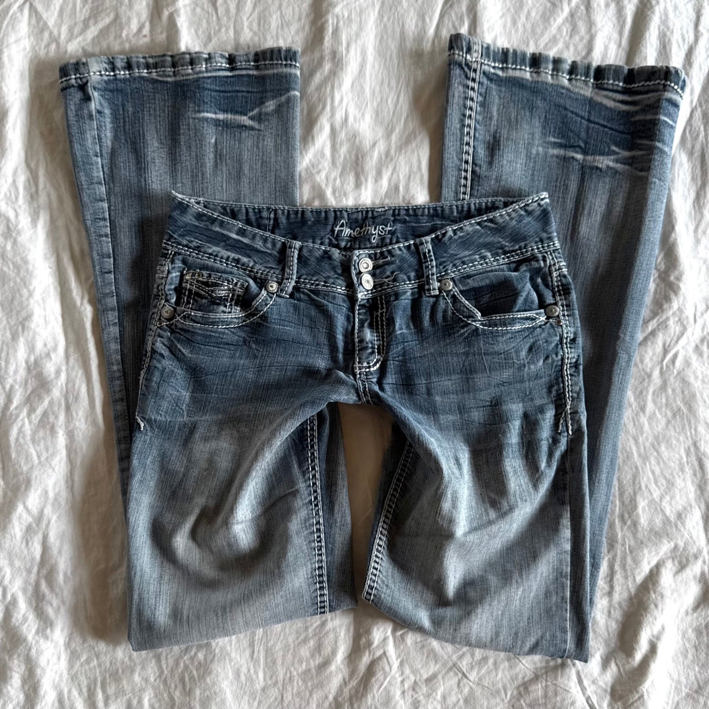 Amethyst Low-Rise Light Wash Bootcut Jeans - Size S