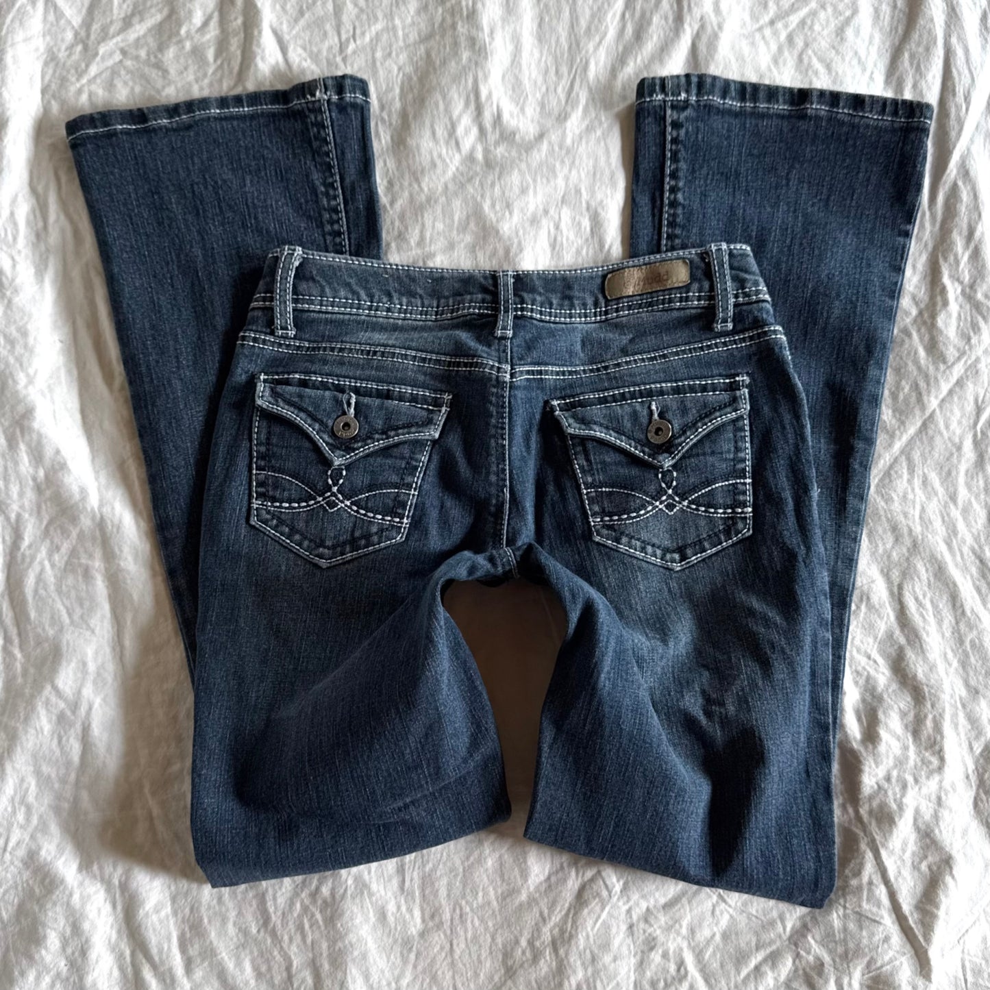 Mudd Low-Rise Medium Wash Straight Fit Jeans - Size XS