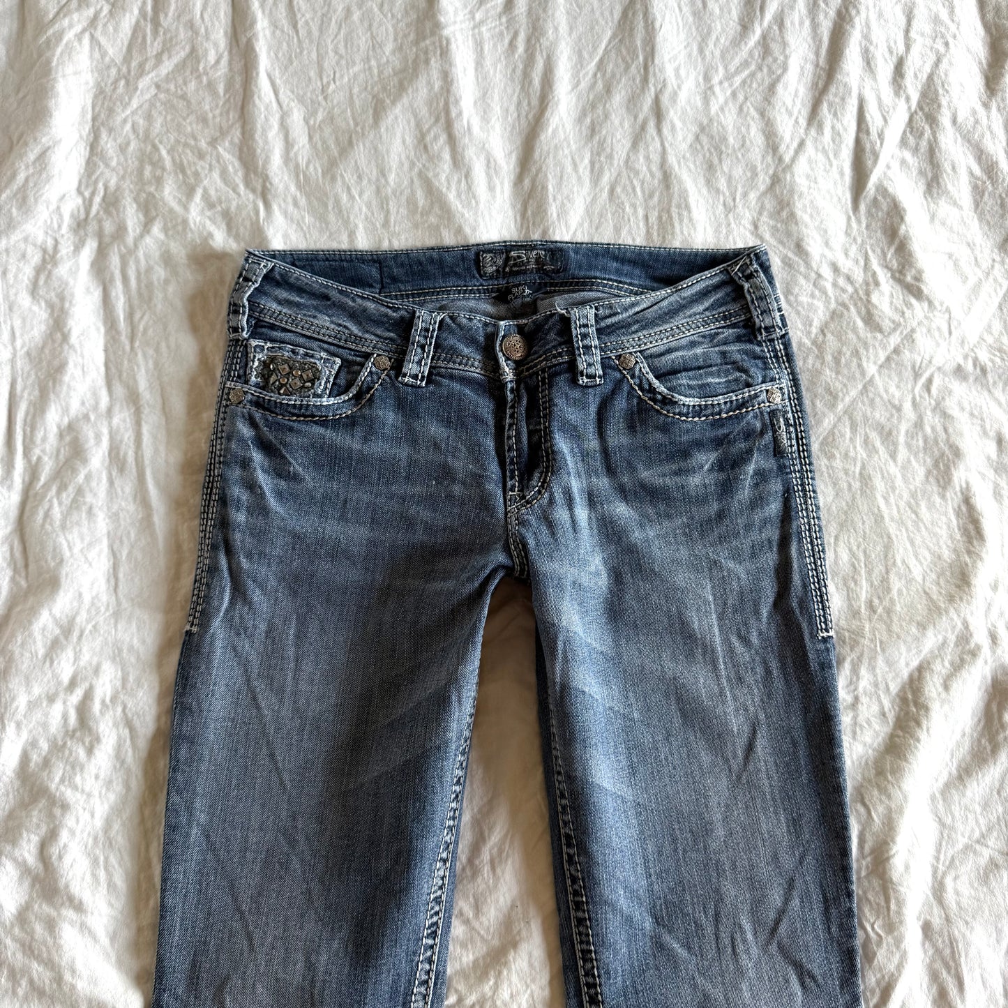 Silver Low-Rise Medium Wash Straight Fit Jeans - Size M