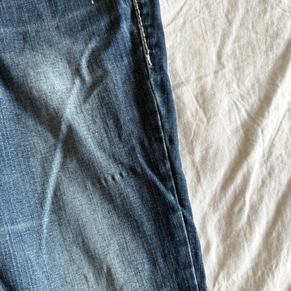 Silver Low-Rise Medium Wash Straight Fit Jeans - Size M