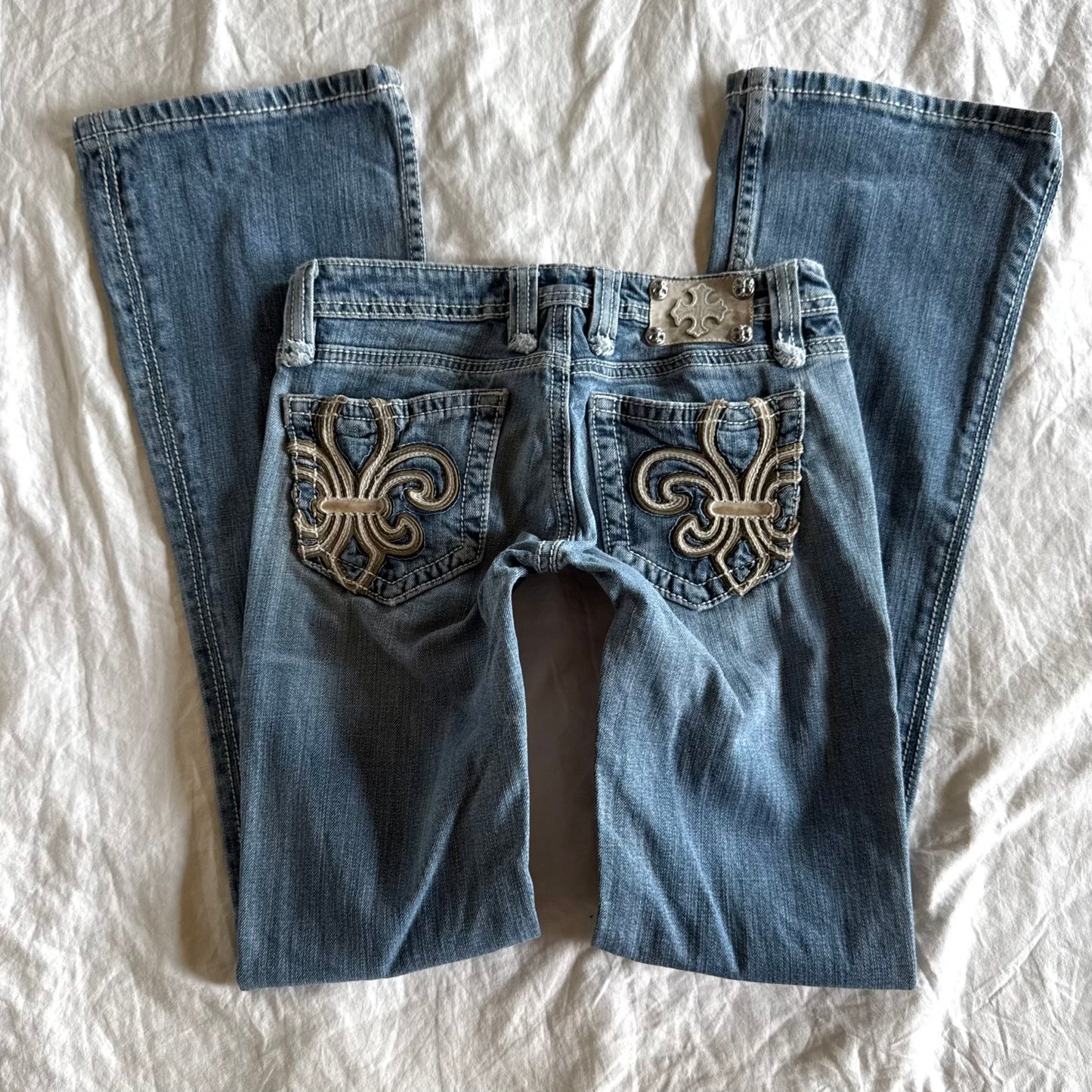 Miss Me Low-Rise Light Wash Straight Fit Jeans - Size XXS