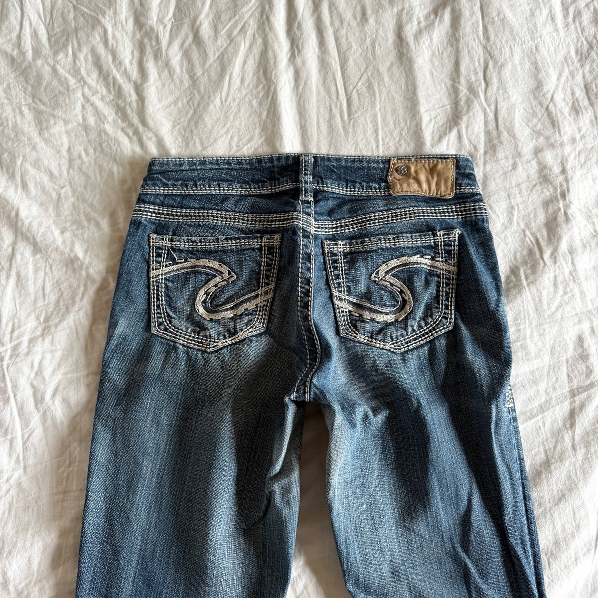 Silver Low-Rise Medium Wash Straight Fit Jeans - Size S