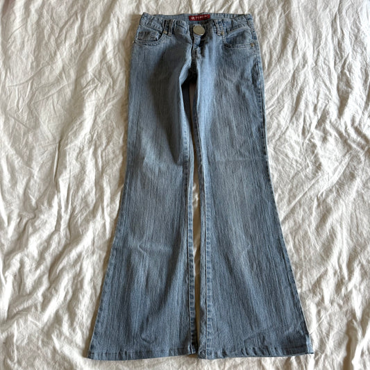 Zhiliwei Low-Rise Light Wash Flared Jeans - Size XS/S