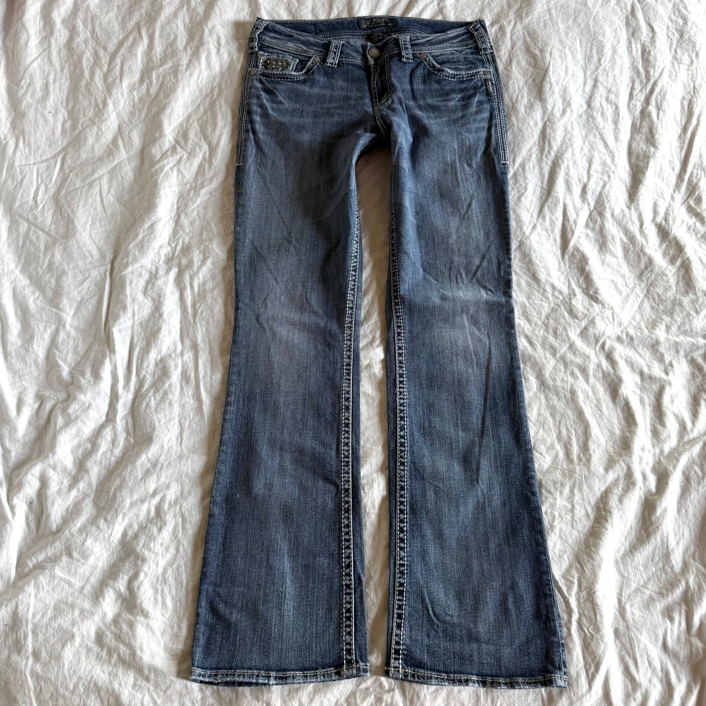 Silver Low-Rise Medium Wash Straight Fit Jeans - Size M
