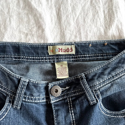 Mudd Low-Rise Medium Wash Straight Fit Jeans - Size XS