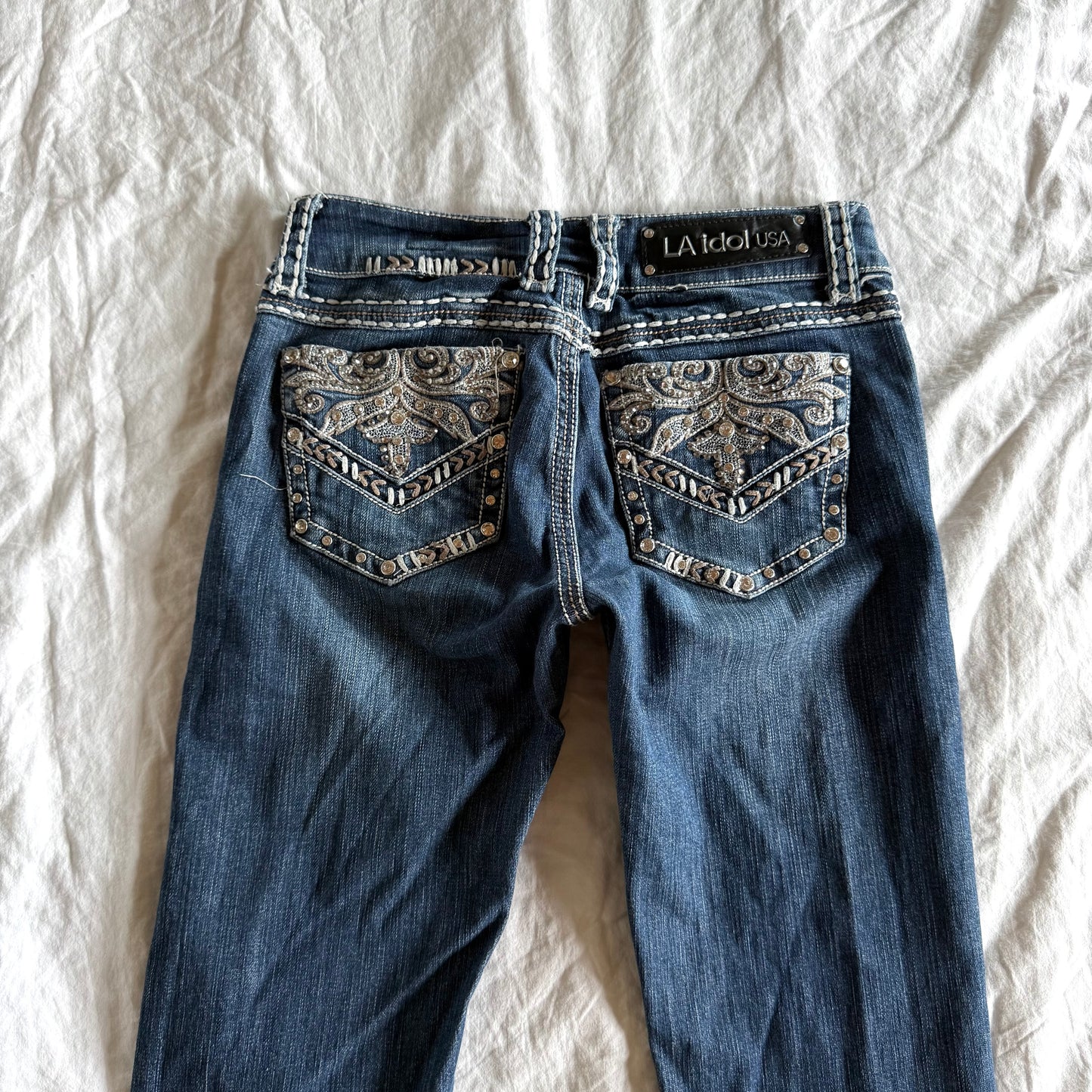 LA IDOL Low-Rise Dark Wash Bootcut Jeans - Size XXS/XS
