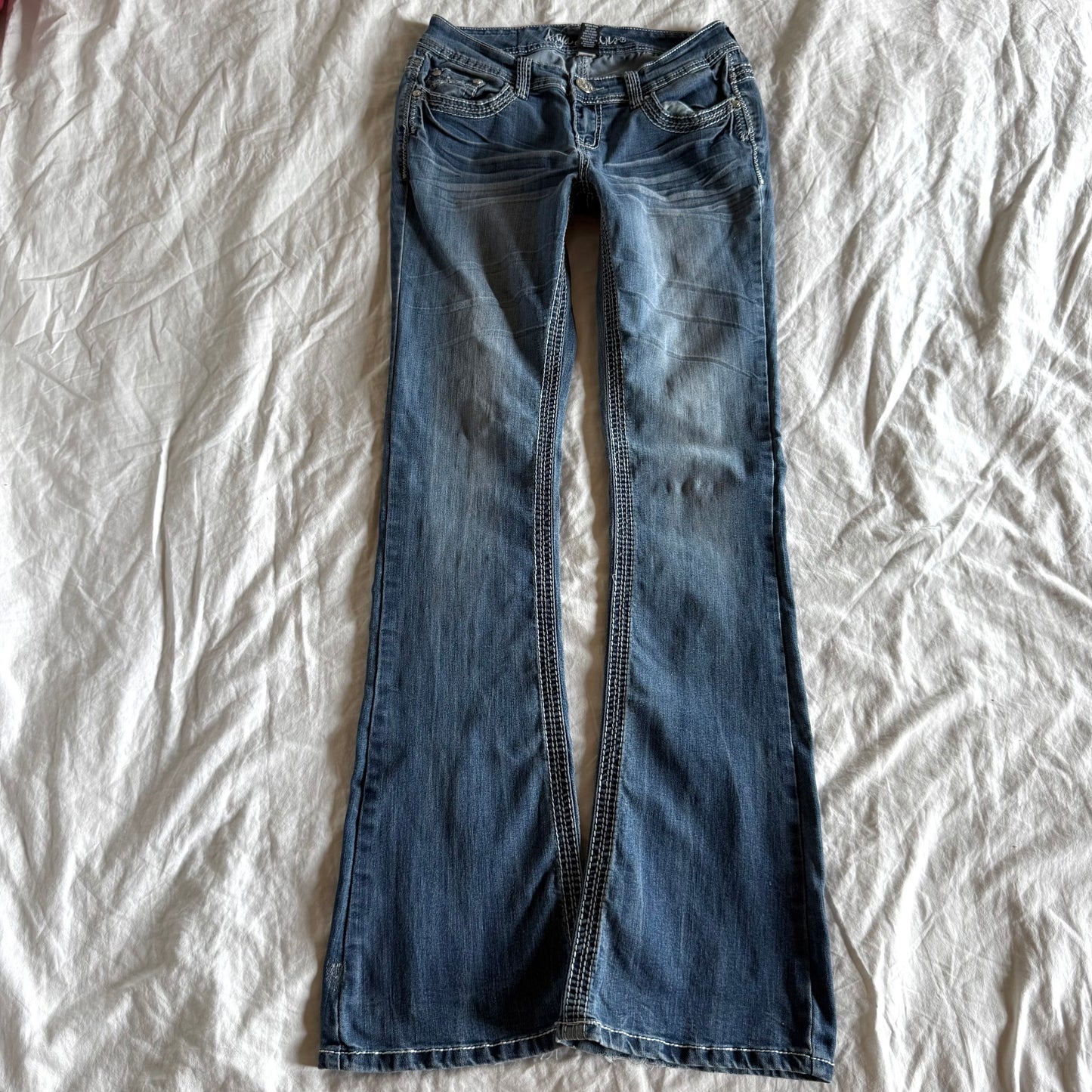 Ariya Low-Rise Light Wash Bootcut Jeans - Size S