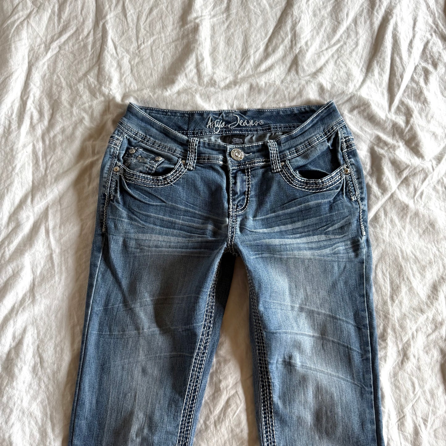 Ariya Low-Rise Light Wash Bootcut Jeans - Size S