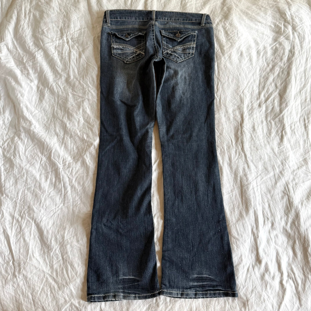 Wallflower Low-Rise Dark Wash Straight Fit Jeans - Size L