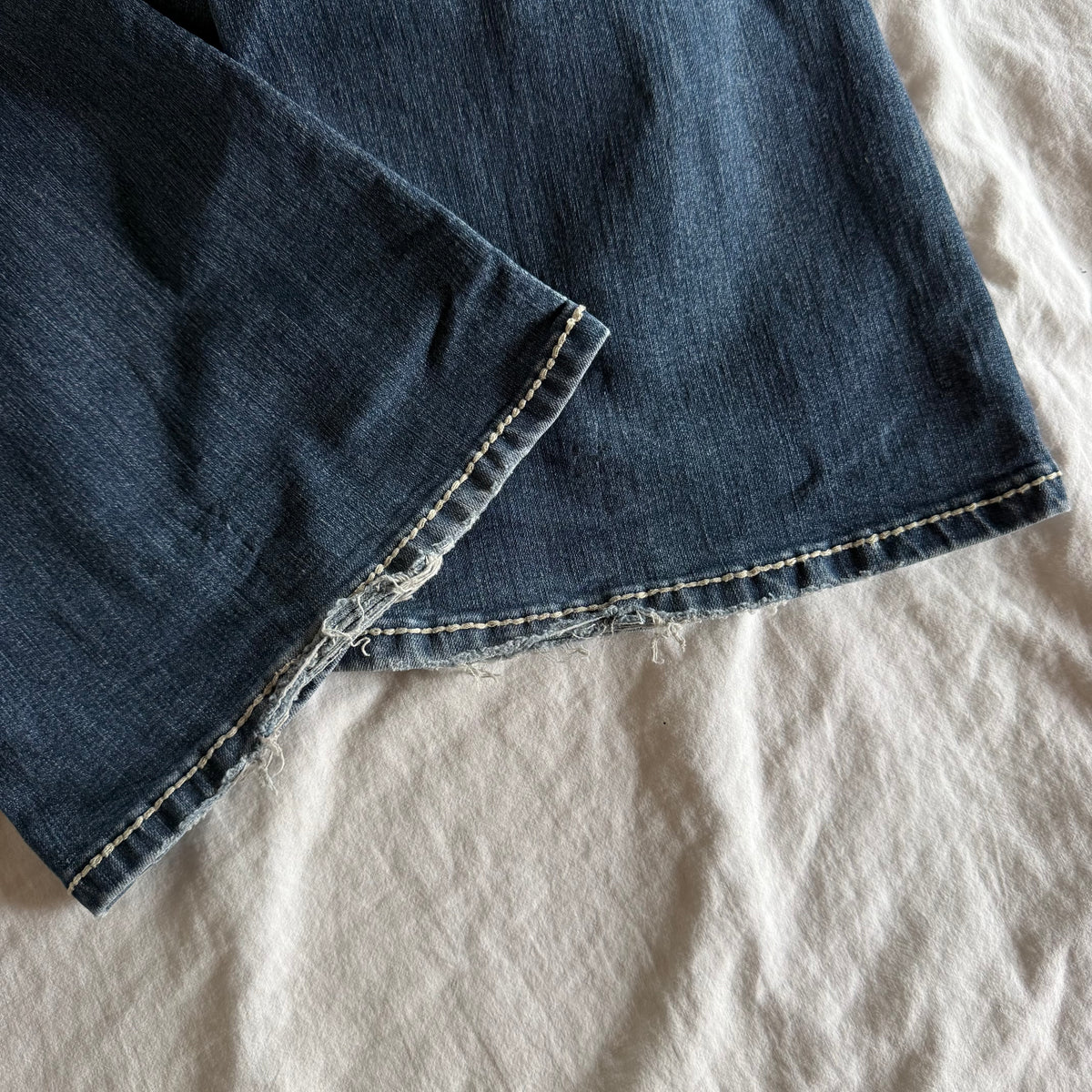 Maurices Low-Rise Medium Wash Bootcut Jeans - Size L