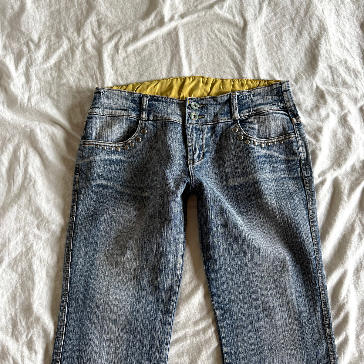 Vintage Low-Rise Light Wash Straight Fit Jeans - Size M