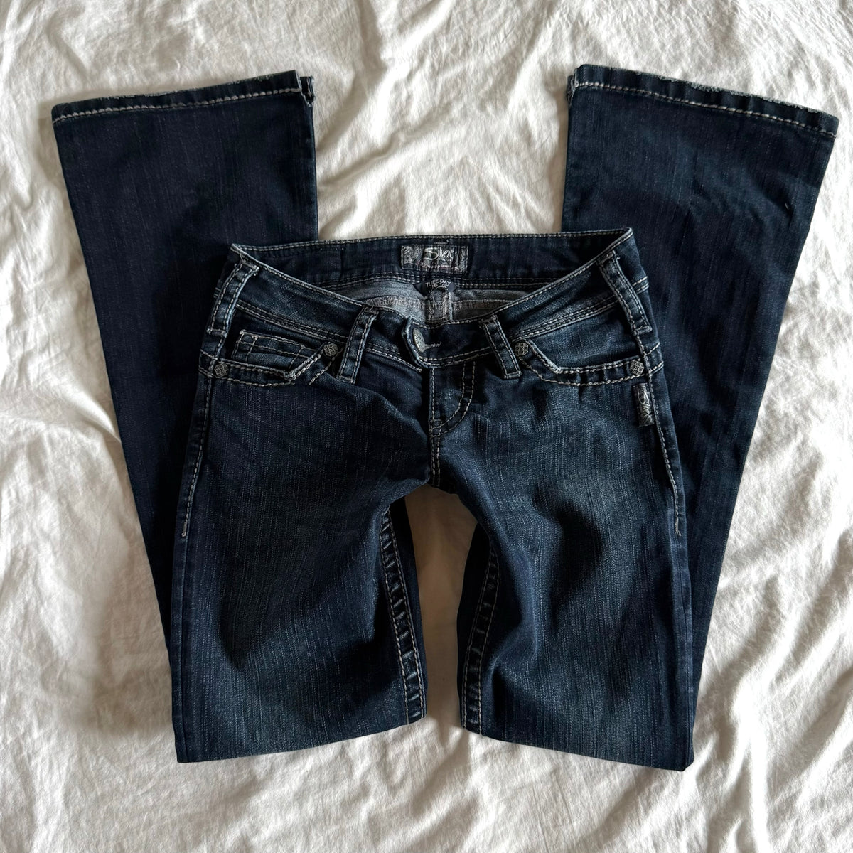 Silver Low-Rise Dark Wash Straight Fit Jeans - Size XXS