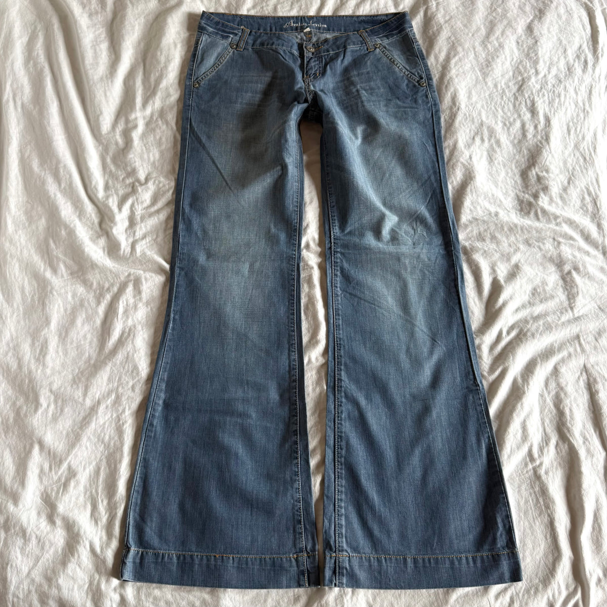 Amisu Low-Rise Light Wash Ultra Wide Leg Jeans - Size L/XL