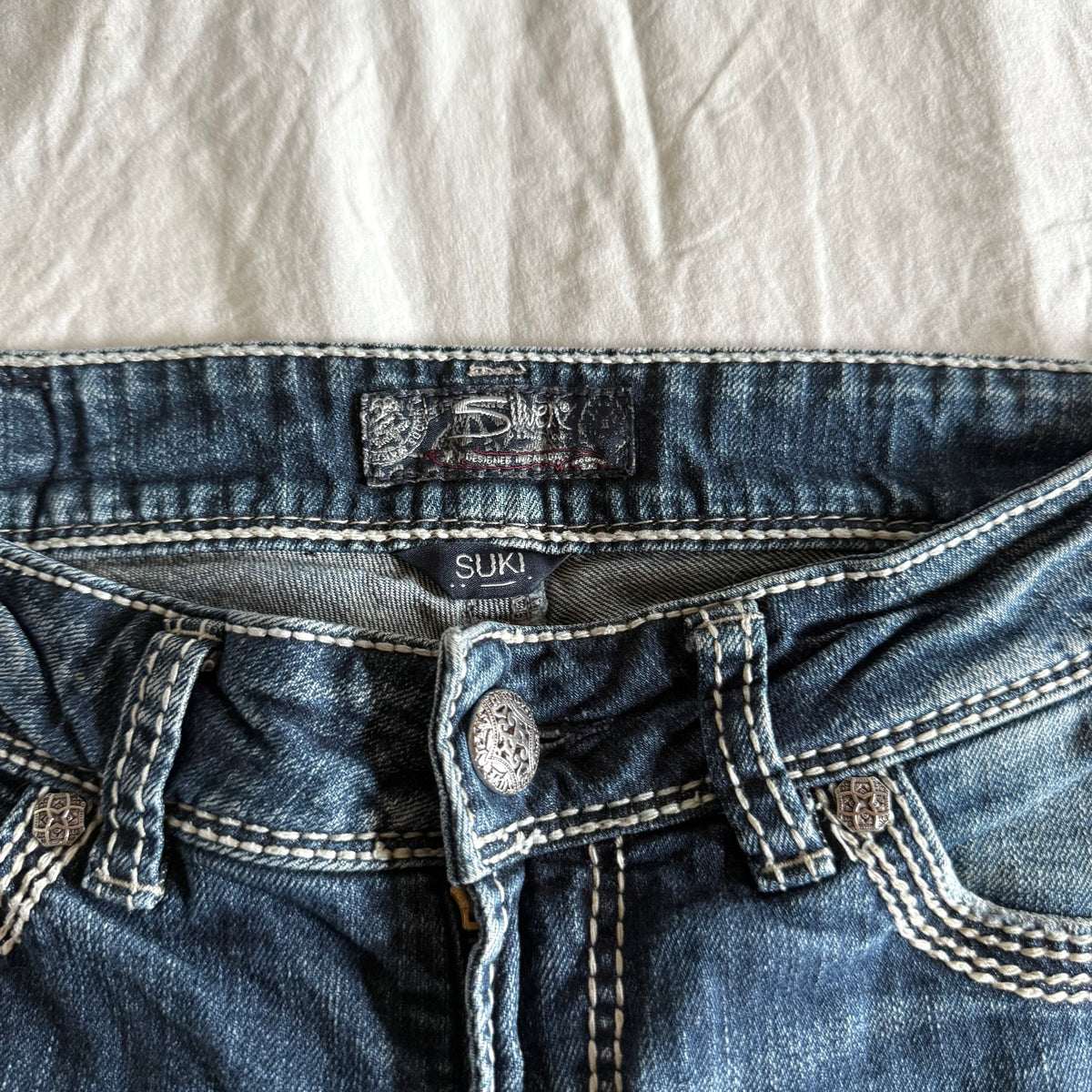 Silver Low-Rise Medium Wash Straight Fit Jeans - Size S
