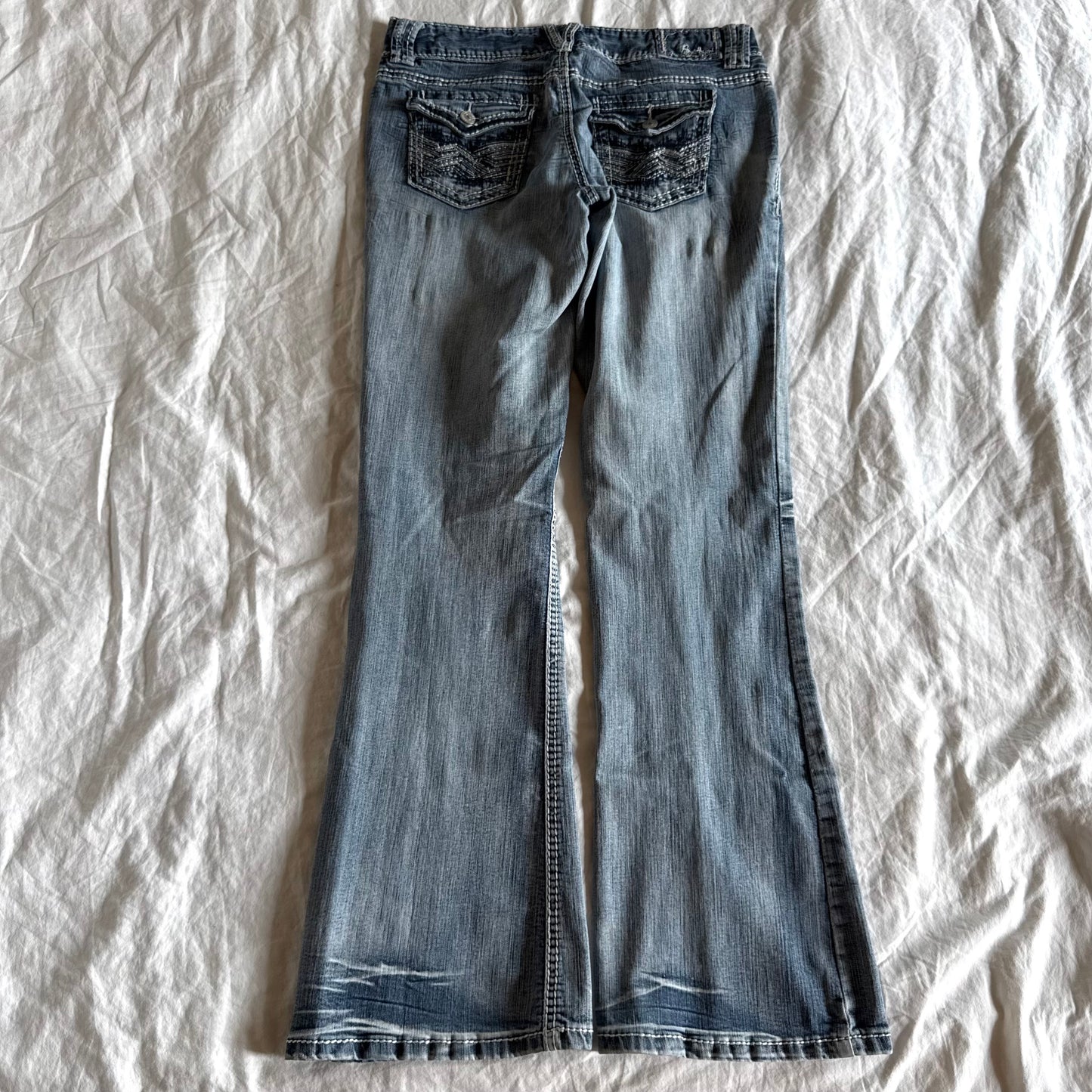 Amethyst Low-Rise Light Wash Bootcut Jeans - Size S