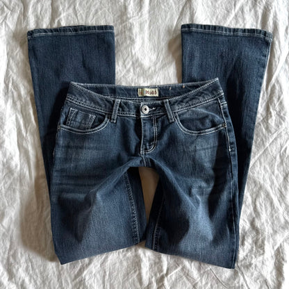 Mudd Low-Rise Medium Wash Straight Fit Jeans - Size XS