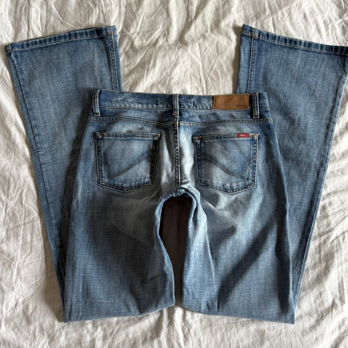 Only Low-Rise Light Wash Straight Fit Jeans - Size L