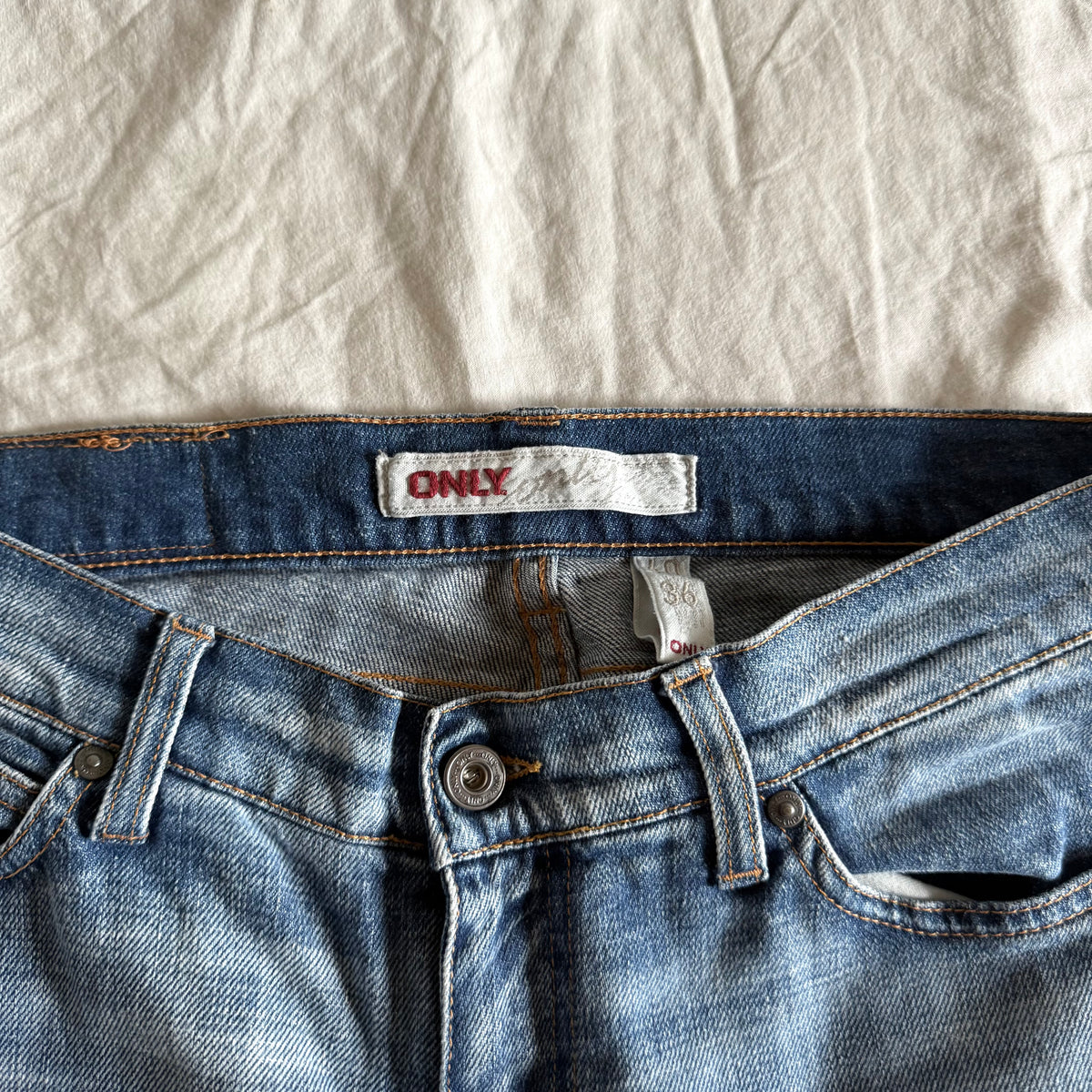 Only Low-Rise Light Wash Straight Fit Jeans - Size L