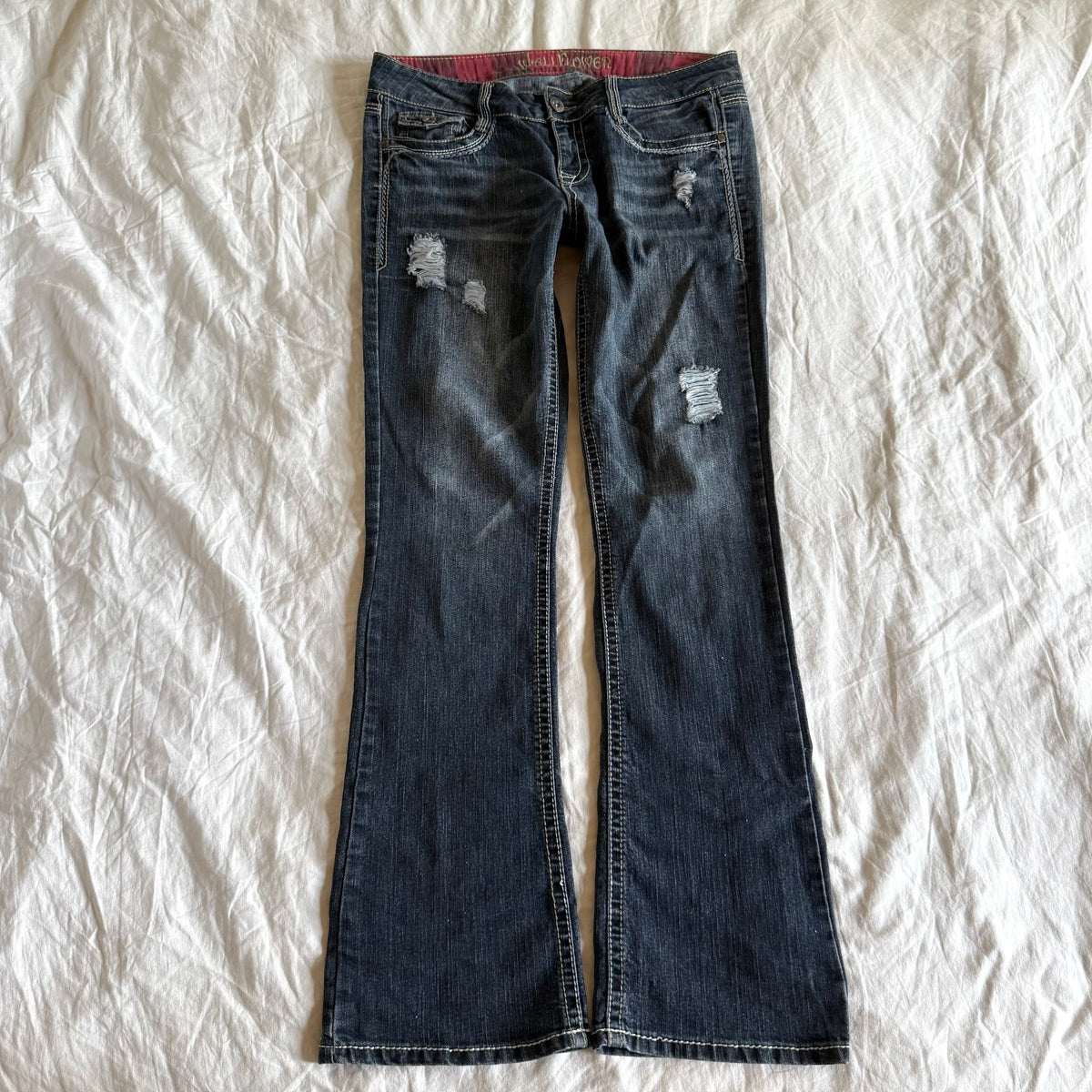 Wallflower Low-Rise Dark Wash Straight Fit Jeans - Size L